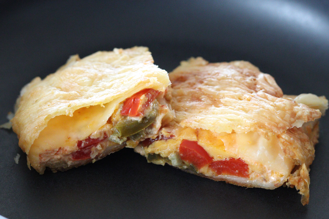 Triple-Cheese-Paprika-Chili-Strudel
